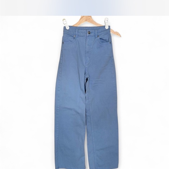 H&M Light Blue Denim Jeans - Picture 1 of 6